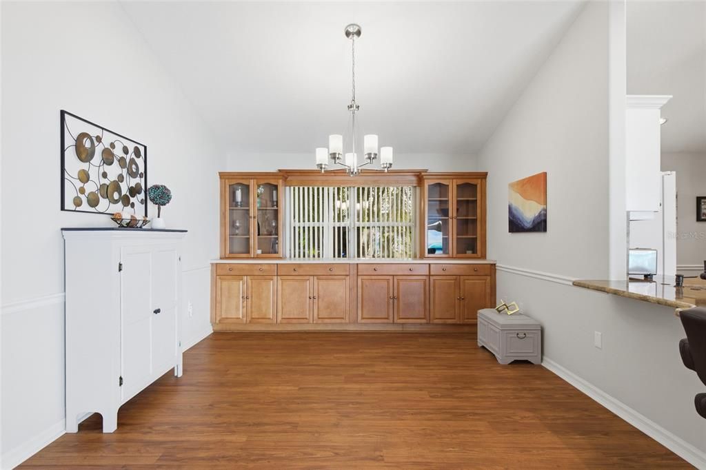 Activo con contrato: $389,000 (3 camas, 2 baños, 1934 Pies cuadrados)