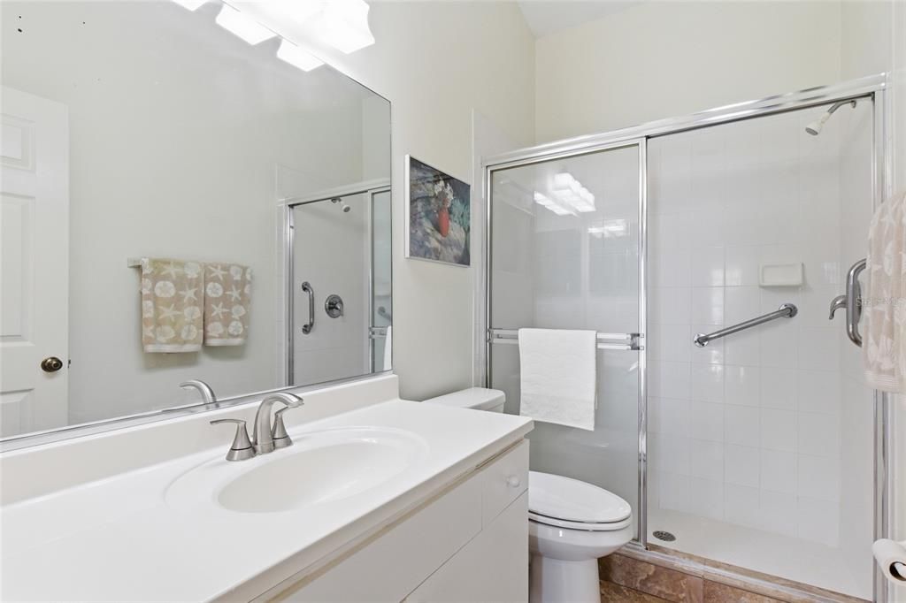 Activo con contrato: $389,000 (3 camas, 2 baños, 1934 Pies cuadrados)