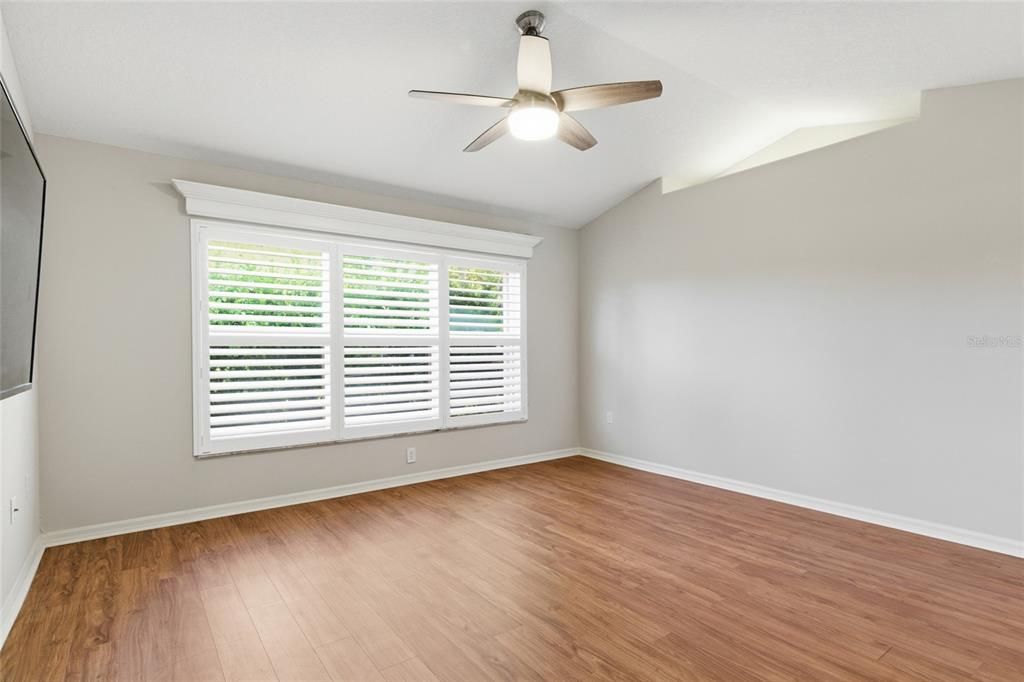 Activo con contrato: $389,000 (3 camas, 2 baños, 1934 Pies cuadrados)