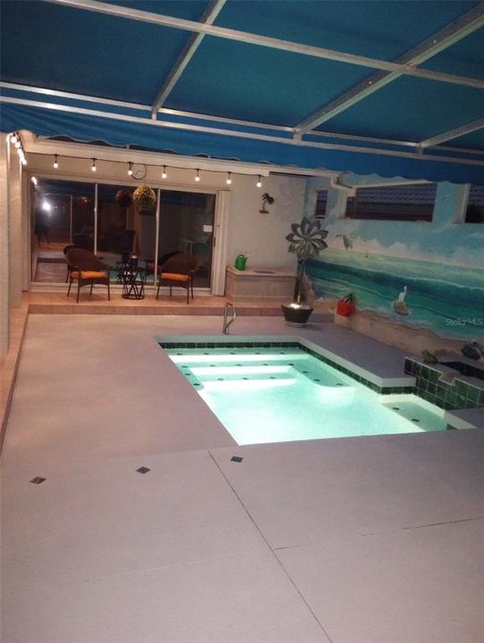 Activo con contrato: $389,000 (3 camas, 2 baños, 1934 Pies cuadrados)