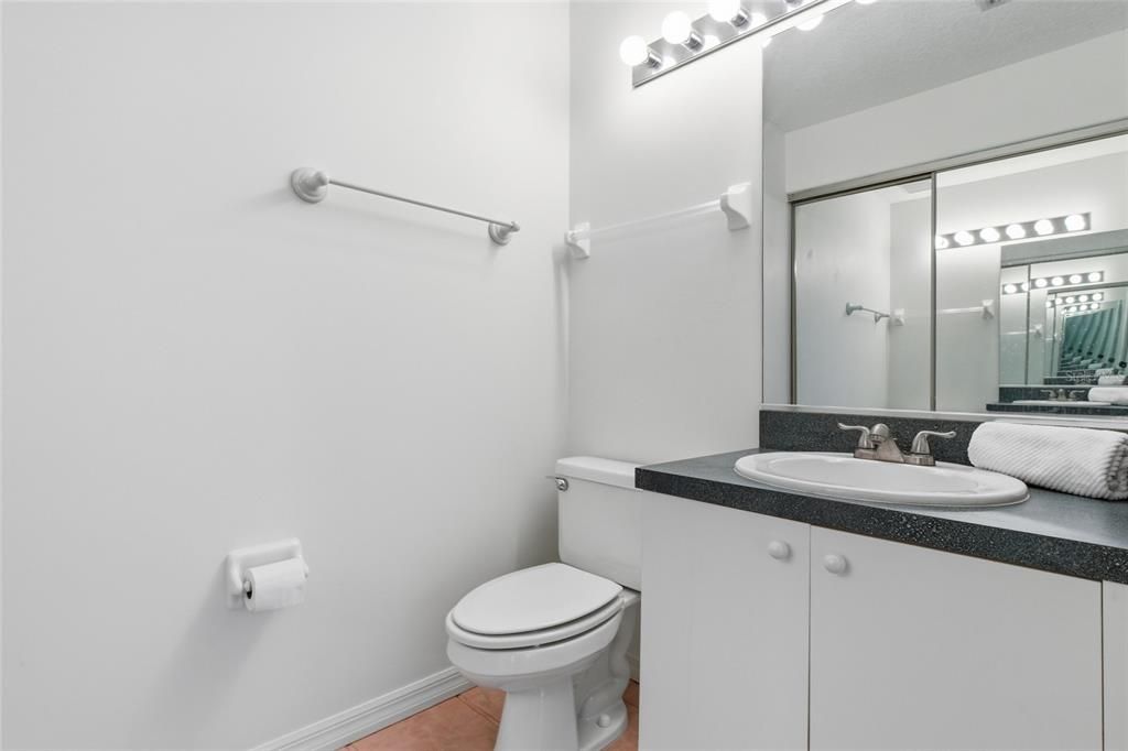 Activo con contrato: $389,000 (3 camas, 2 baños, 1934 Pies cuadrados)