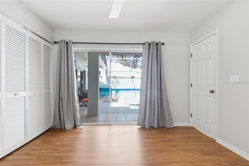 Activo con contrato: $389,000 (3 camas, 2 baños, 1934 Pies cuadrados)