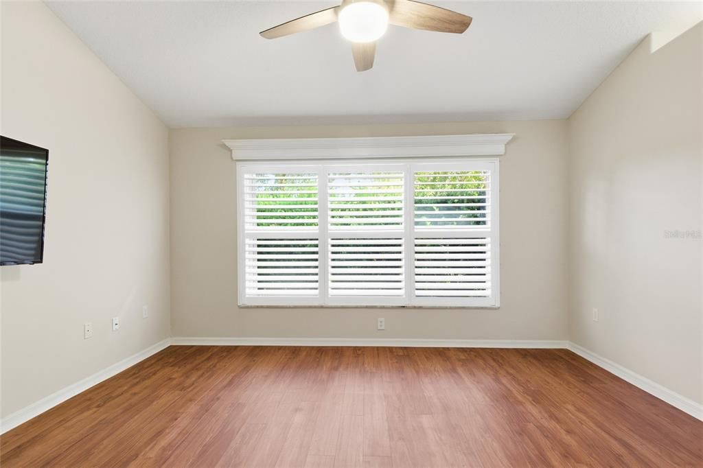 Activo con contrato: $389,000 (3 camas, 2 baños, 1934 Pies cuadrados)