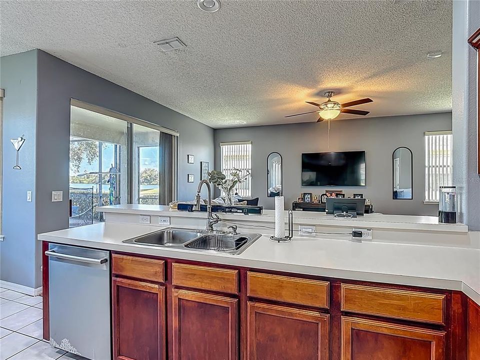 For Rent: $3,000 (4 beds, 2 baths, 3061 Square Feet)