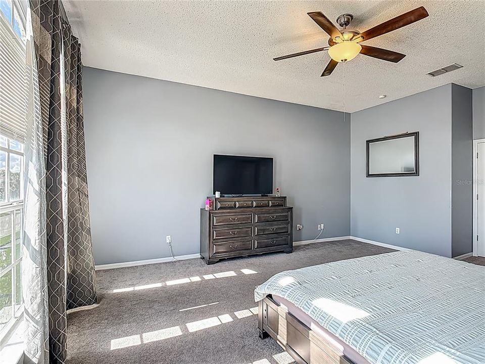 For Rent: $3,000 (4 beds, 2 baths, 3061 Square Feet)