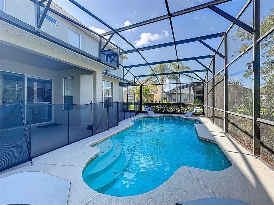 For Rent: $3,000 (4 beds, 2 baths, 3061 Square Feet)