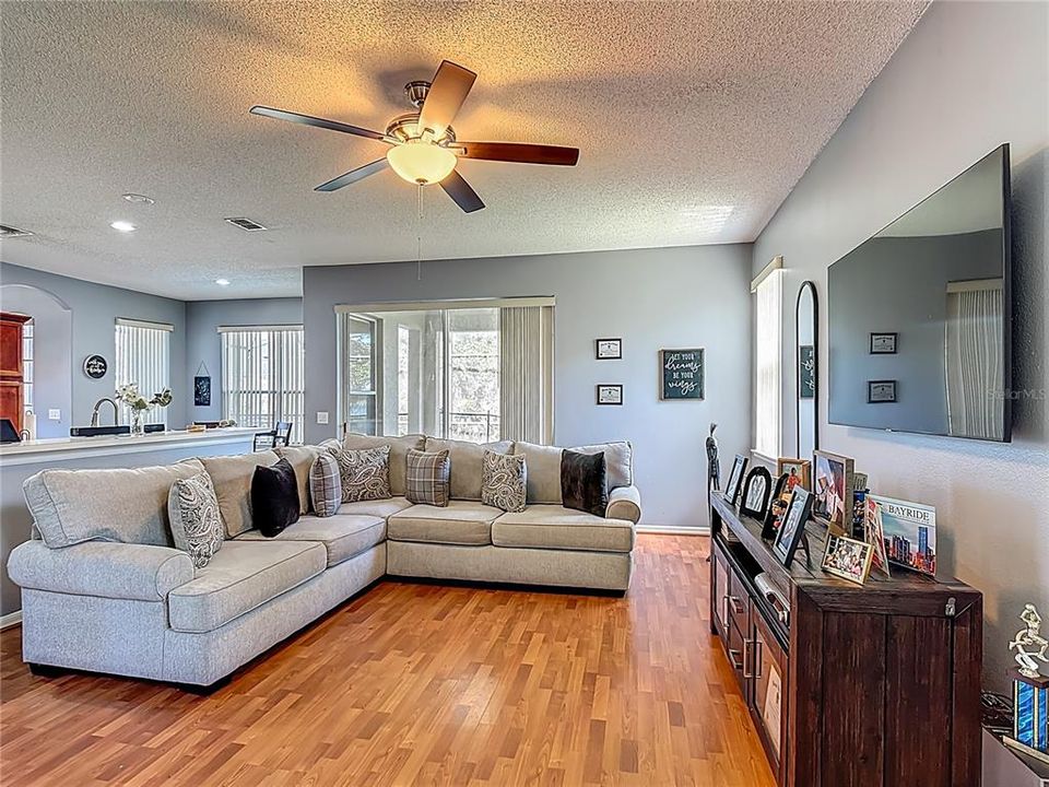 For Rent: $3,000 (4 beds, 2 baths, 3061 Square Feet)