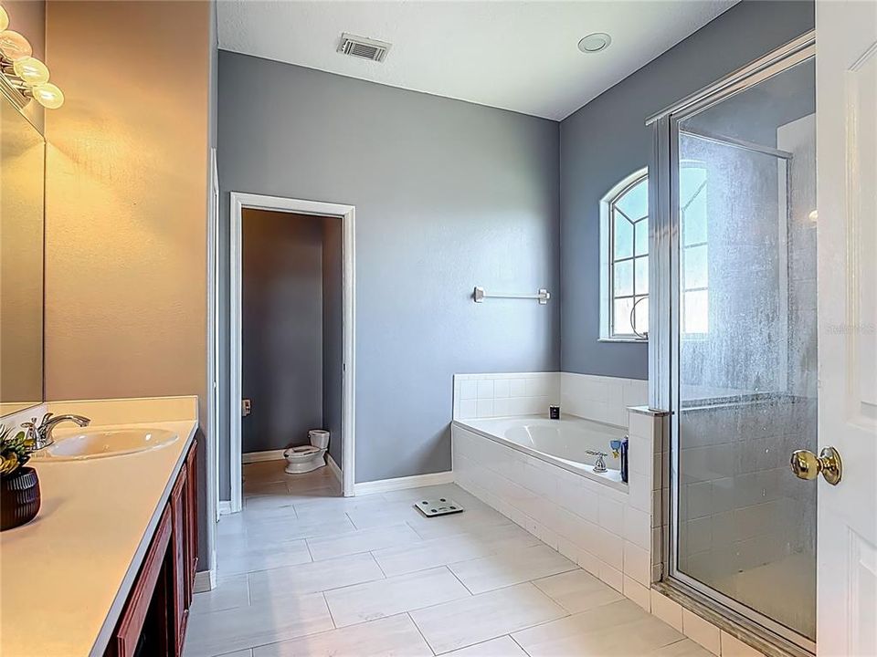 For Rent: $3,000 (4 beds, 2 baths, 3061 Square Feet)