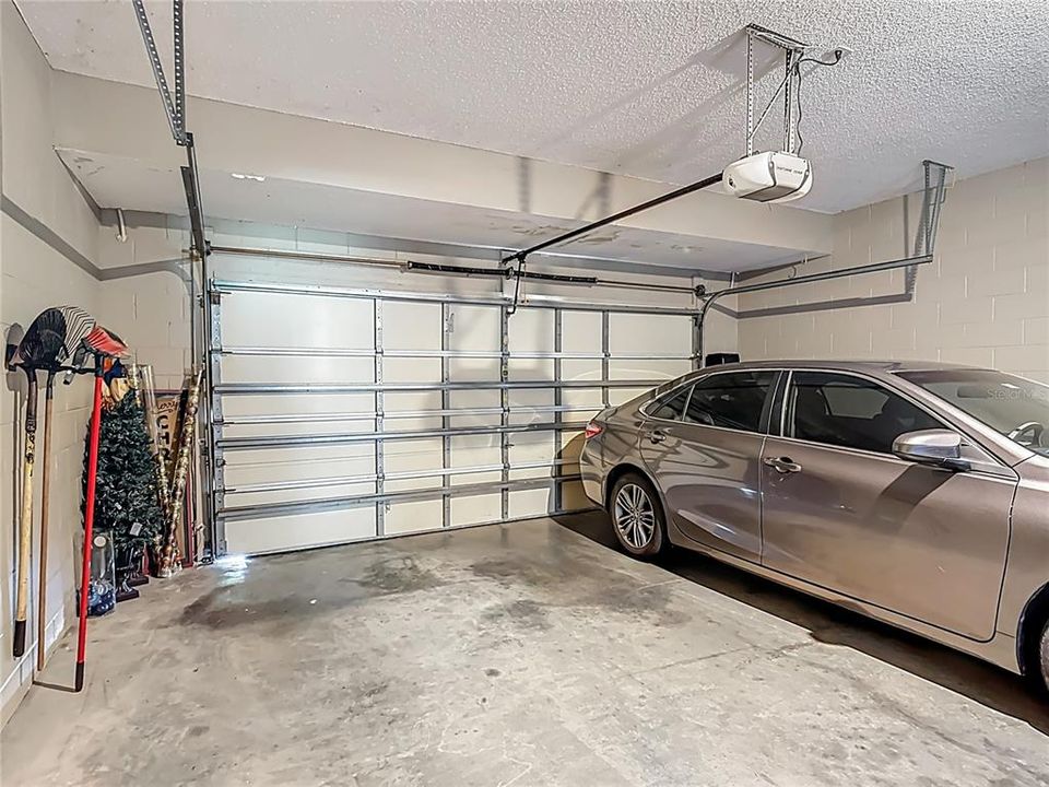 For Rent: $3,000 (4 beds, 2 baths, 3061 Square Feet)