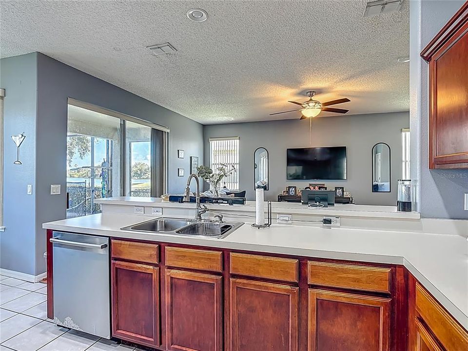 For Rent: $3,000 (4 beds, 2 baths, 3061 Square Feet)