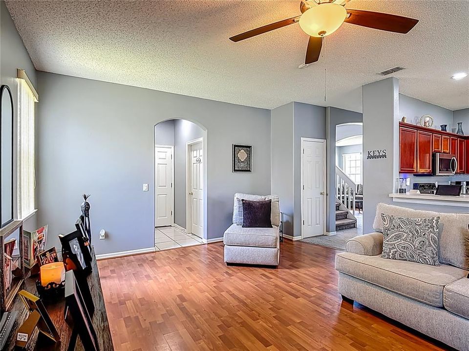 For Rent: $3,000 (4 beds, 2 baths, 3061 Square Feet)