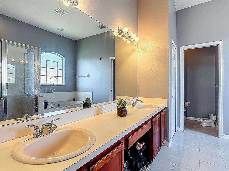 For Rent: $3,000 (4 beds, 2 baths, 3061 Square Feet)