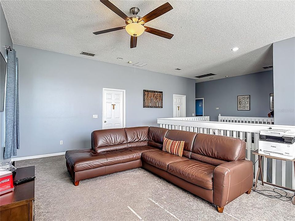 For Rent: $3,000 (4 beds, 2 baths, 3061 Square Feet)