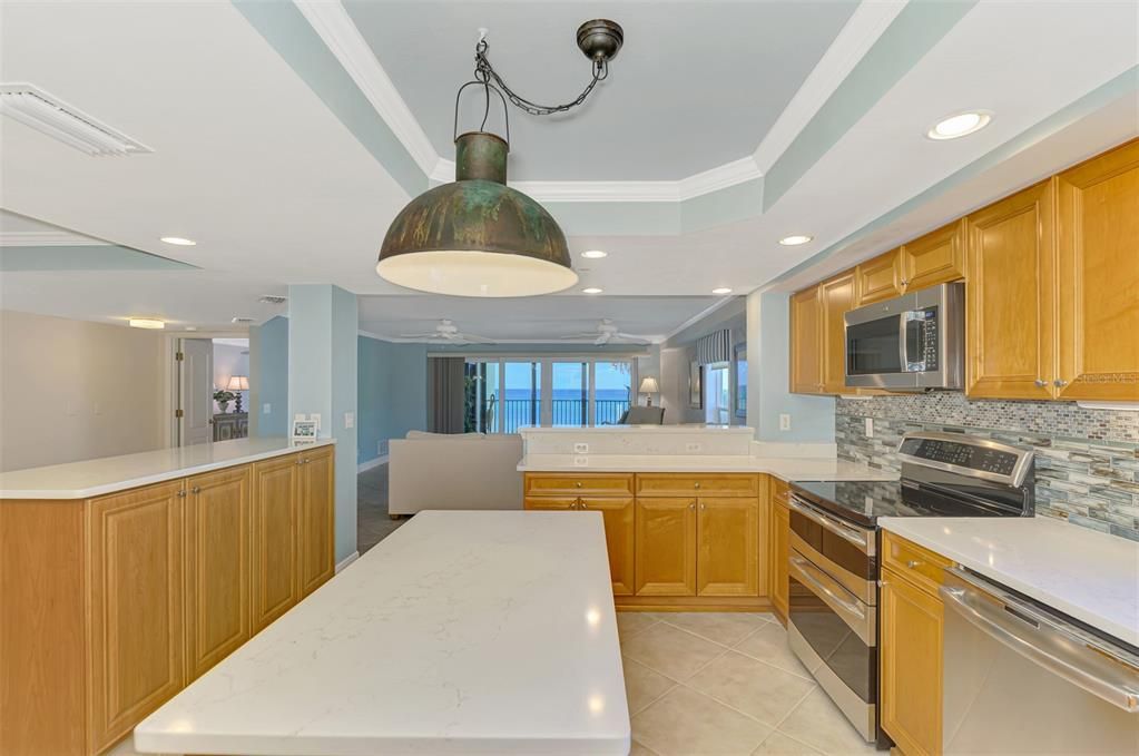 Active With Contract: $1,399,000 (3 beds, 2 baths, 2639 Square Feet)