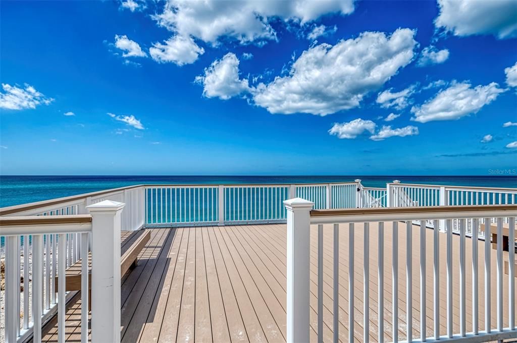 Active With Contract: $1,399,000 (3 beds, 2 baths, 2639 Square Feet)