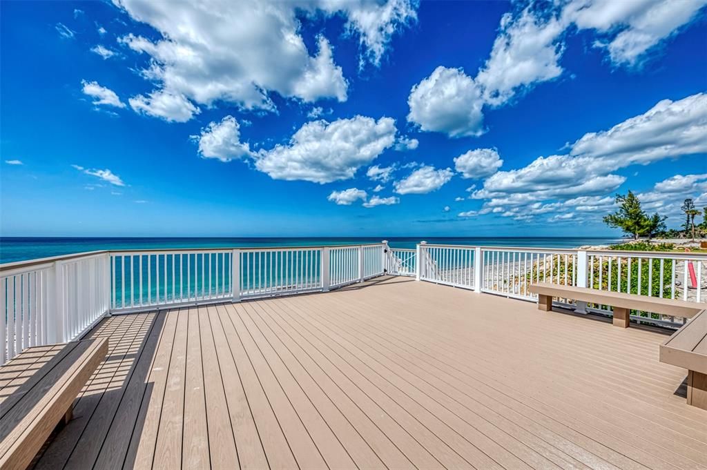 Active With Contract: $1,399,000 (3 beds, 2 baths, 2639 Square Feet)