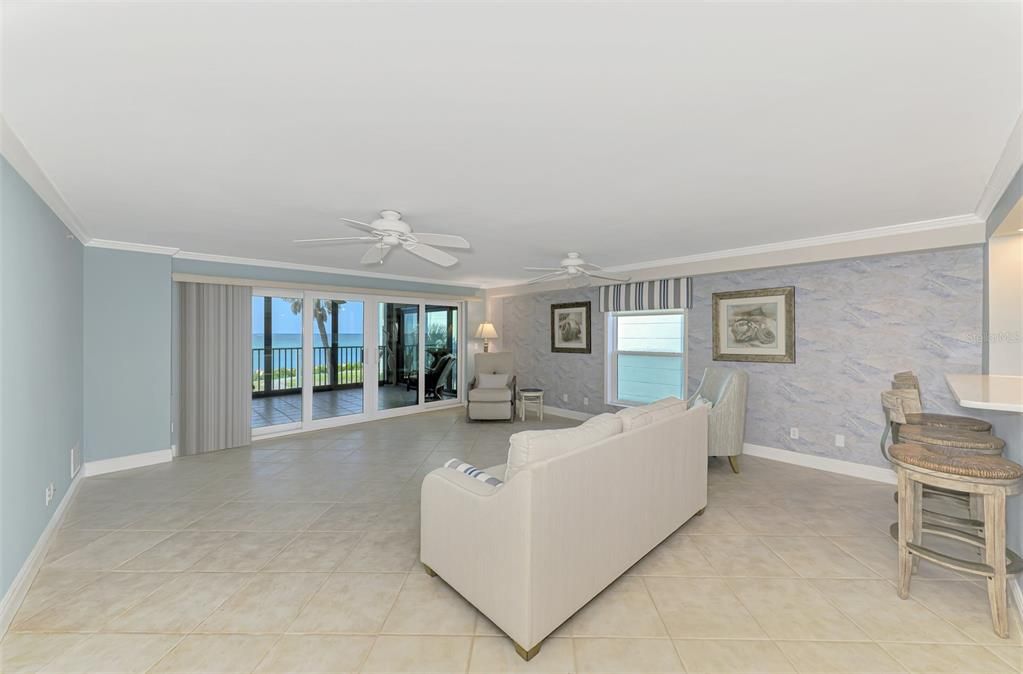 Active With Contract: $1,399,000 (3 beds, 2 baths, 2639 Square Feet)