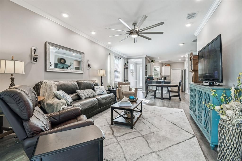 For Sale: $284,000 (2 beds, 2 baths, 1344 Square Feet)