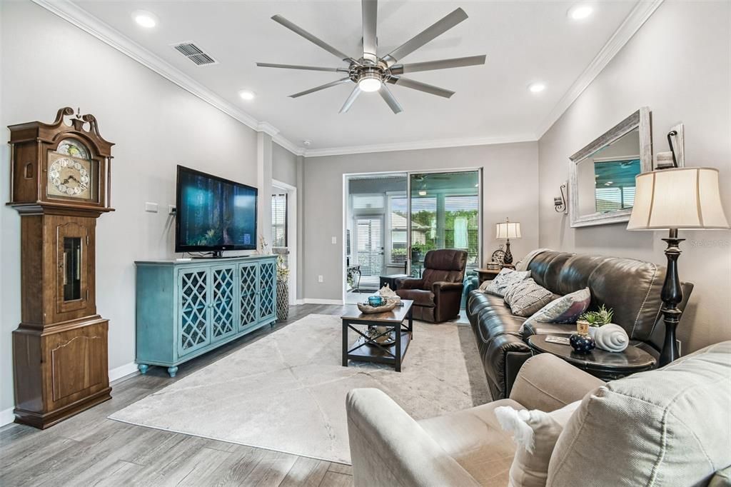 For Sale: $284,000 (2 beds, 2 baths, 1344 Square Feet)