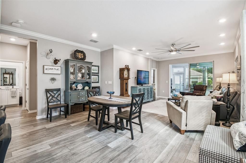 For Sale: $284,000 (2 beds, 2 baths, 1344 Square Feet)