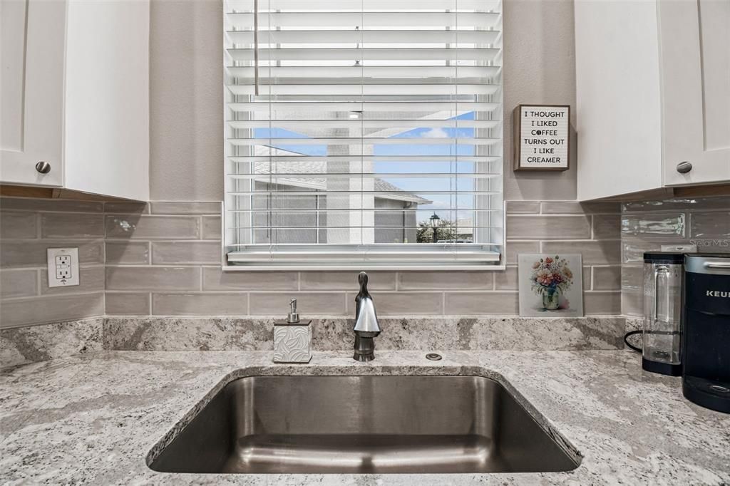 For Sale: $284,000 (2 beds, 2 baths, 1344 Square Feet)