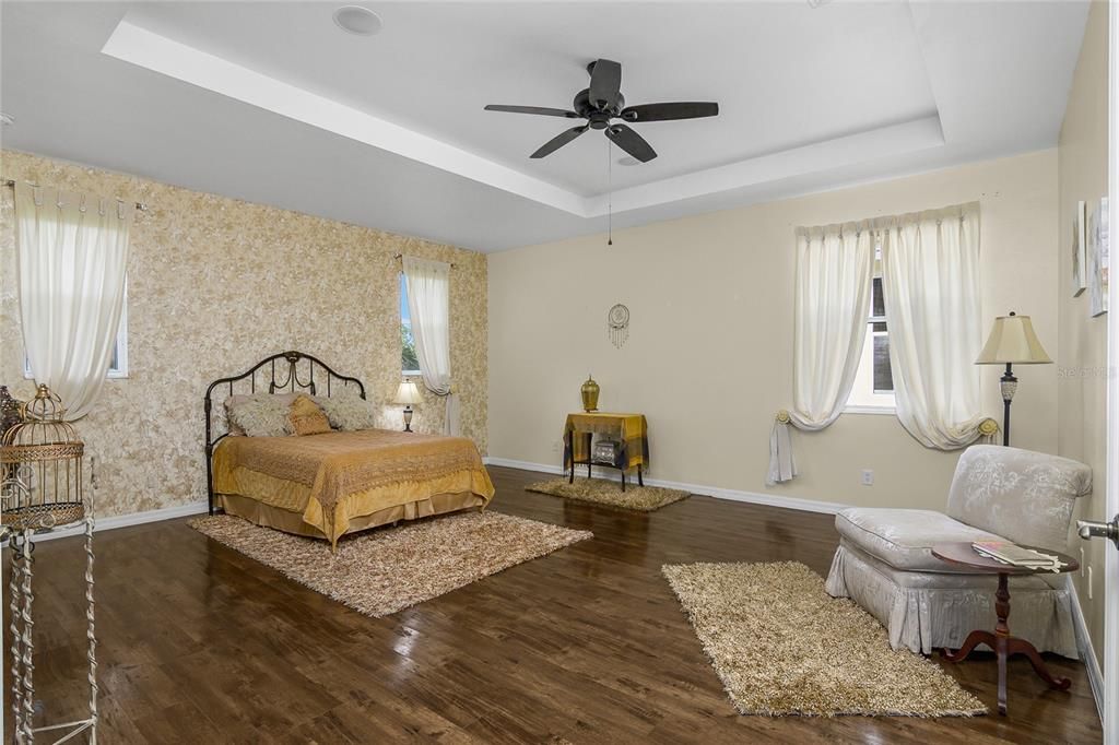 Active With Contract: $549,000 (6 beds, 4 baths, 3178 Square Feet)