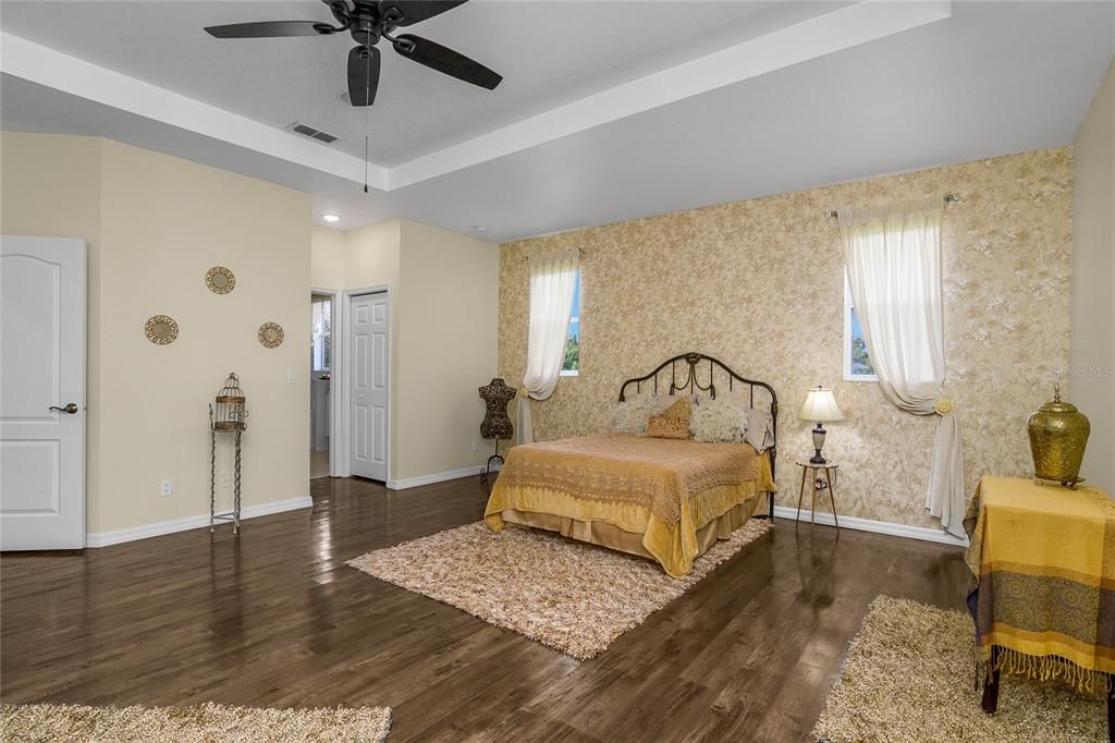 Active With Contract: $549,000 (6 beds, 4 baths, 3178 Square Feet)