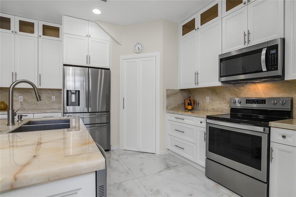 Active With Contract: $549,000 (6 beds, 4 baths, 3178 Square Feet)