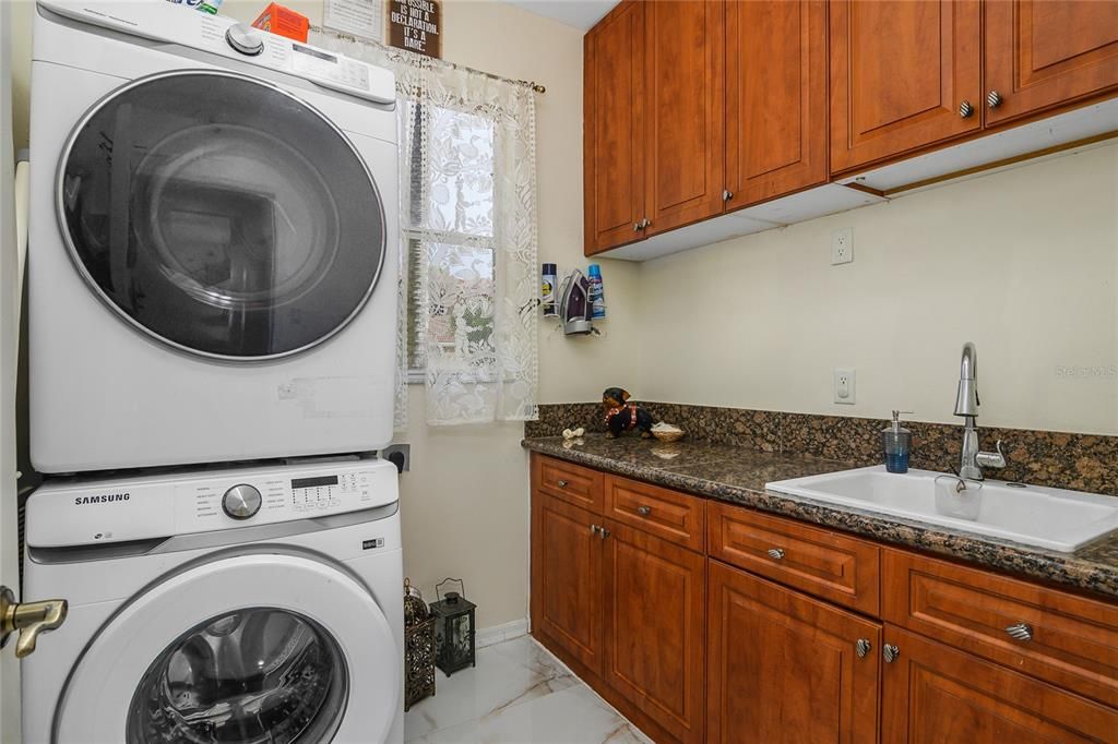 Active With Contract: $549,000 (6 beds, 4 baths, 3178 Square Feet)