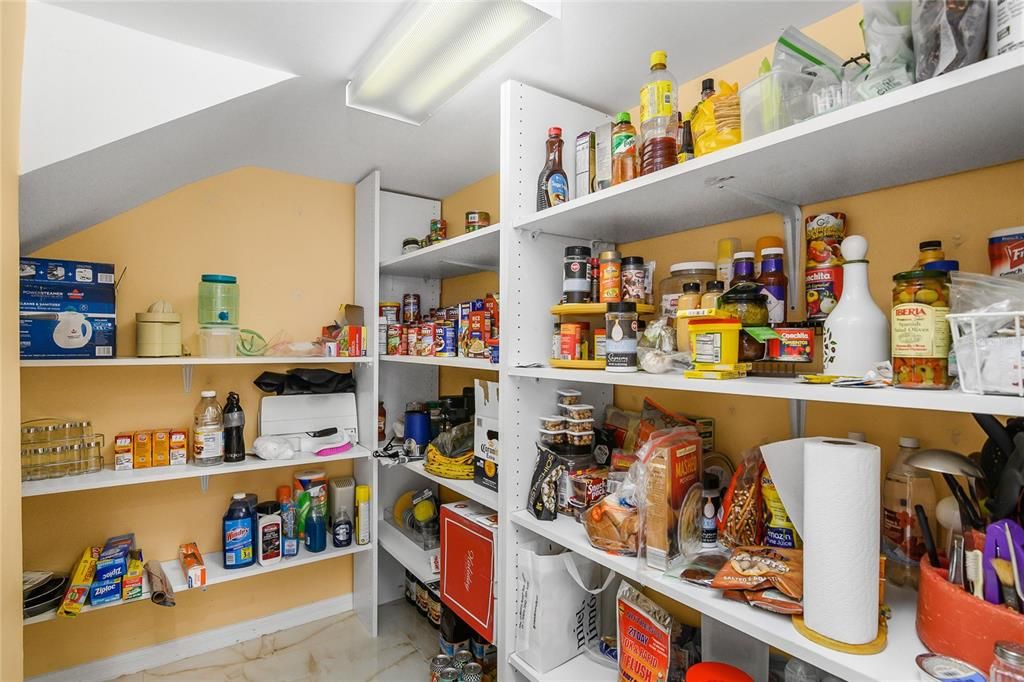 Active With Contract: $549,000 (6 beds, 4 baths, 3178 Square Feet)