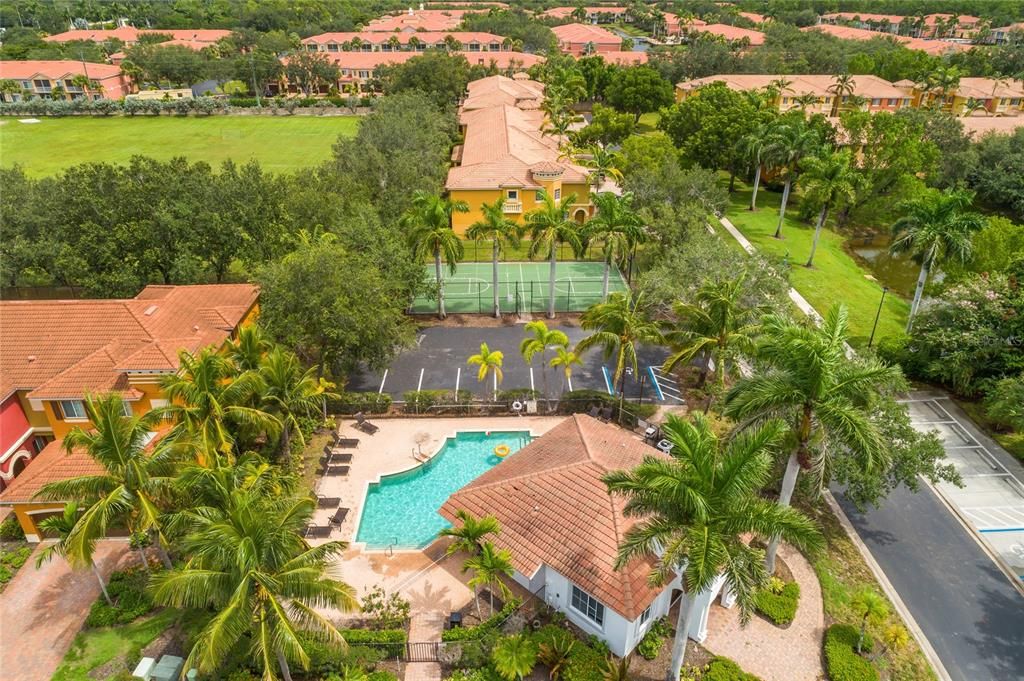 Active With Contract: $549,000 (6 beds, 4 baths, 3178 Square Feet)