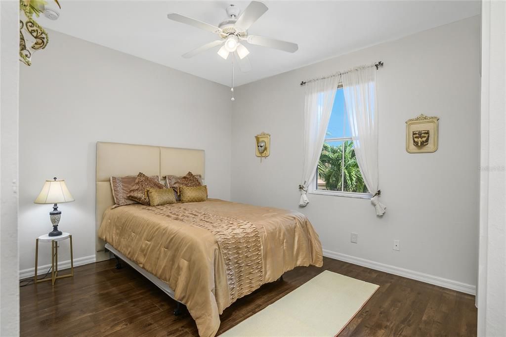 Active With Contract: $549,000 (6 beds, 4 baths, 3178 Square Feet)