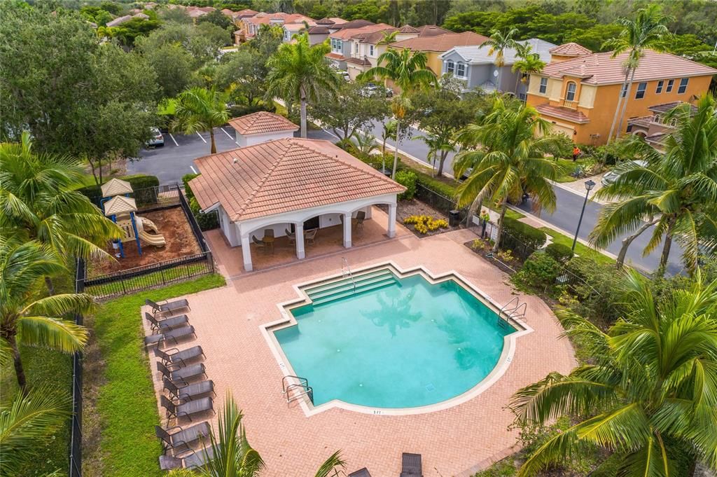 Active With Contract: $549,000 (6 beds, 4 baths, 3178 Square Feet)