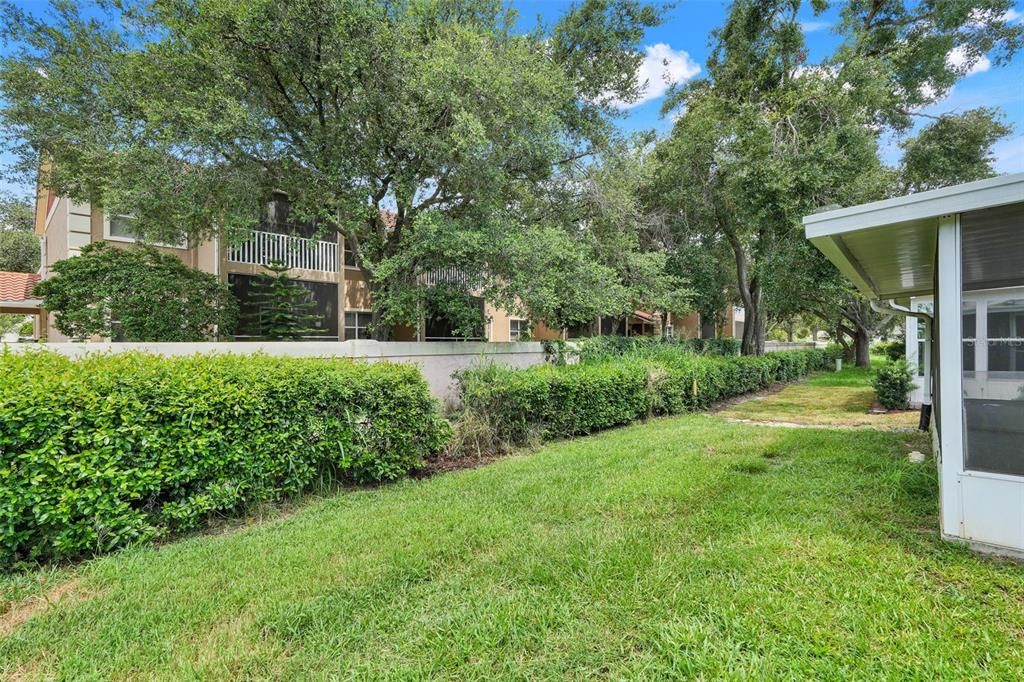 合同活跃: $225,000 (2 贝兹, 2 浴室, 1100 平方英尺)