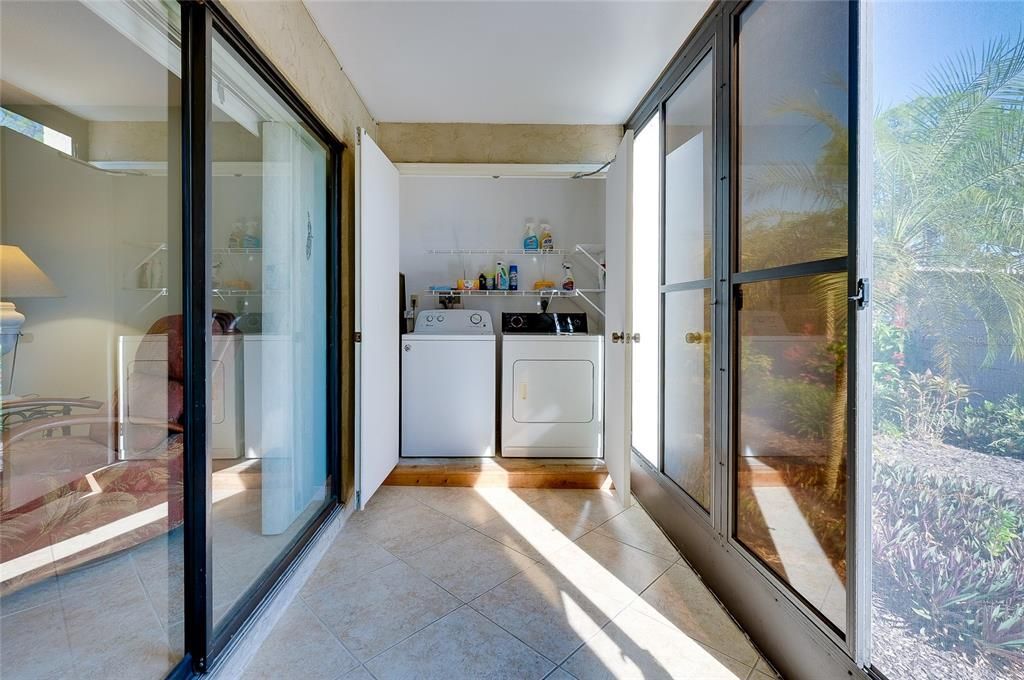 合同活跃: $175,000 (2 贝兹, 2 浴室, 888 平方英尺)