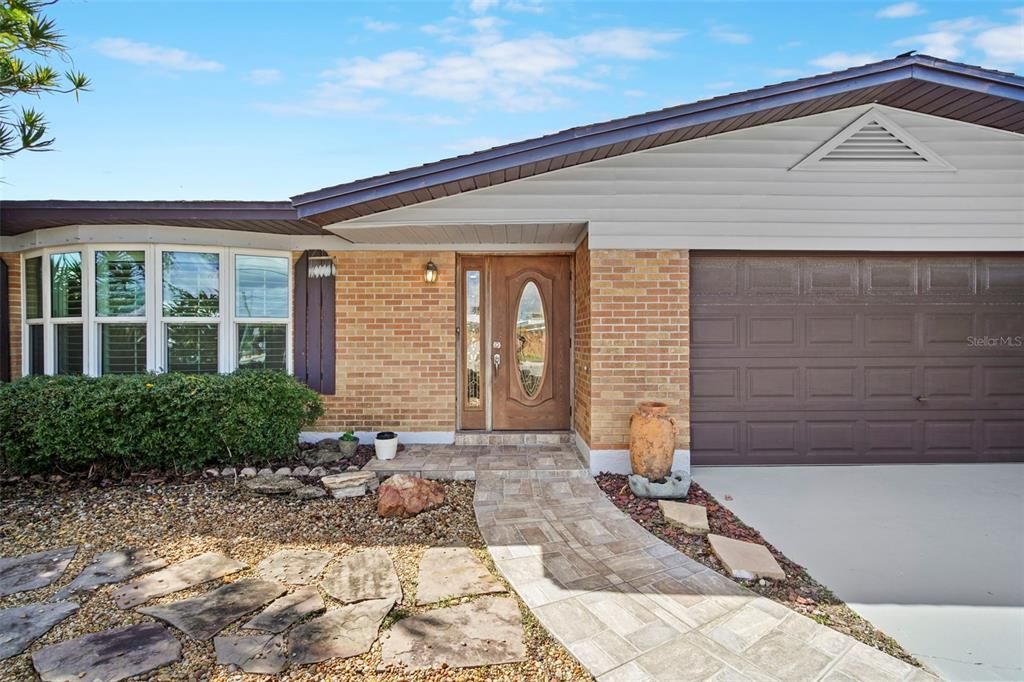 En Venta: $749,900 (4 camas, 2 baños, 2198 Pies cuadrados)