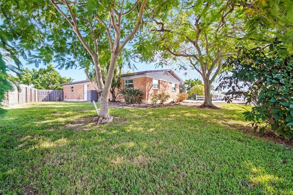 En Venta: $749,900 (4 camas, 2 baños, 2198 Pies cuadrados)