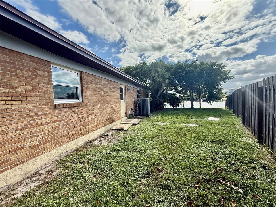 En Venta: $749,900 (4 camas, 2 baños, 2198 Pies cuadrados)