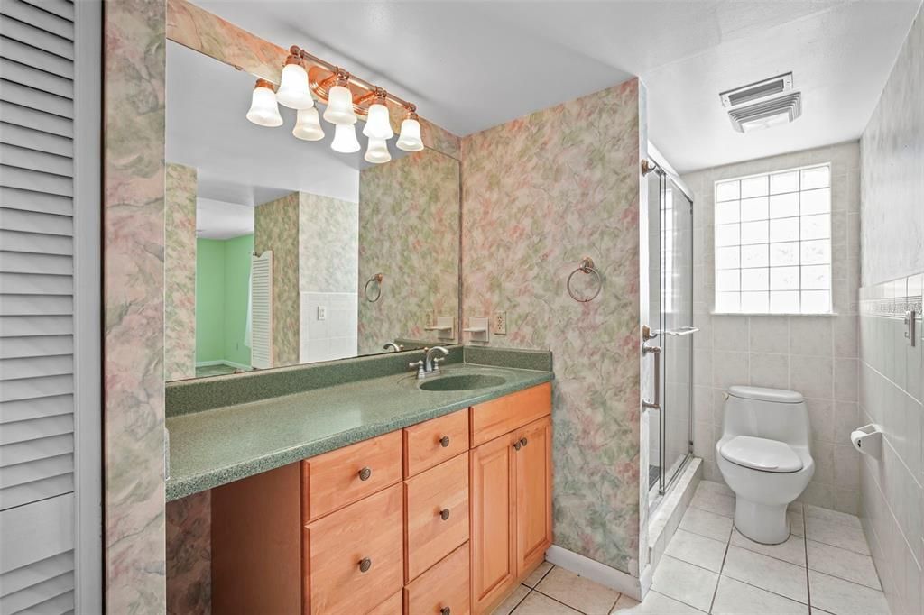 En Venta: $749,900 (4 camas, 2 baños, 2198 Pies cuadrados)