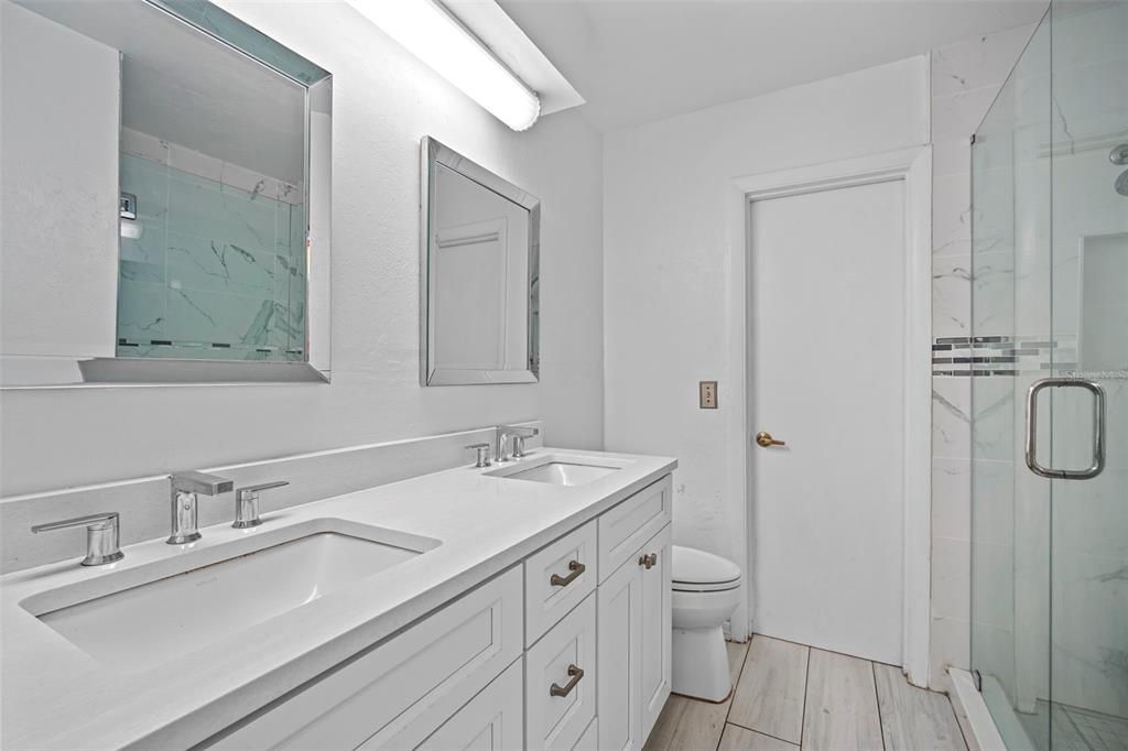 En Venta: $749,900 (4 camas, 2 baños, 2198 Pies cuadrados)