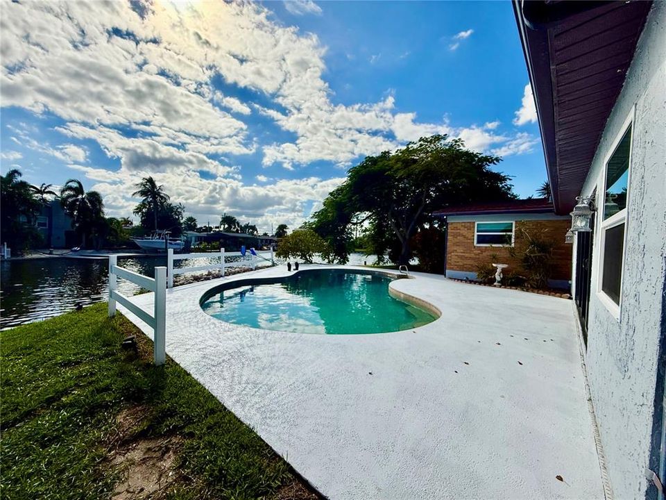 En Venta: $749,900 (4 camas, 2 baños, 2198 Pies cuadrados)