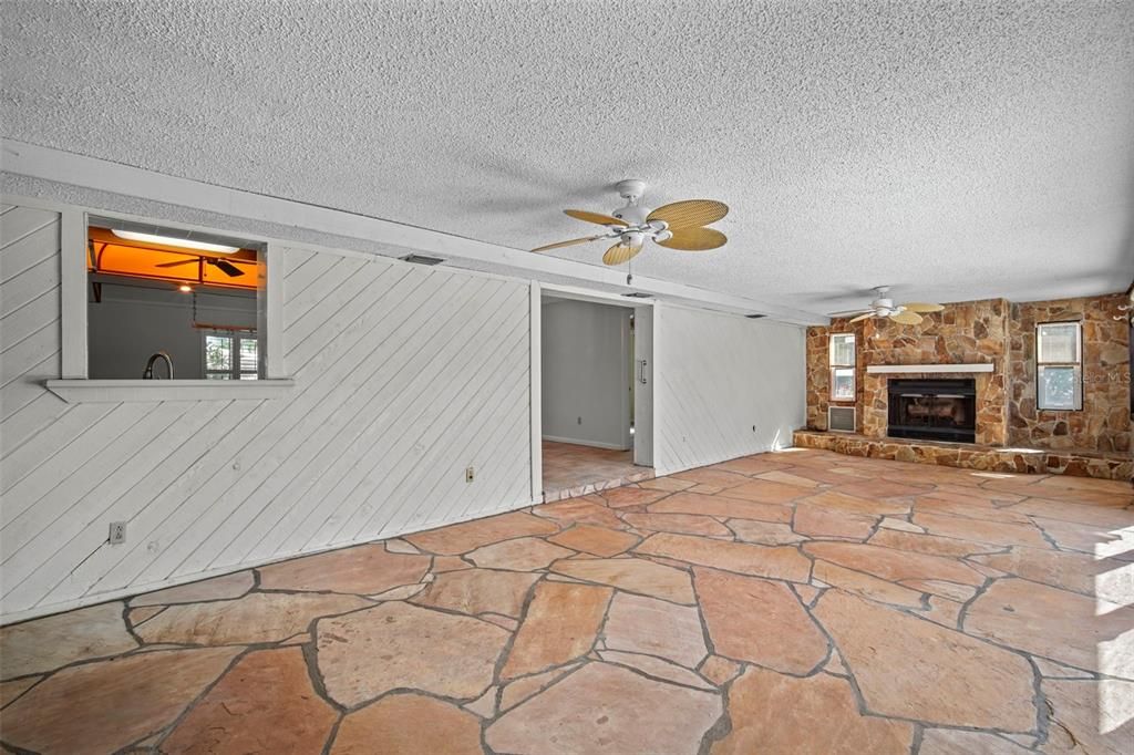 En Venta: $749,900 (4 camas, 2 baños, 2198 Pies cuadrados)