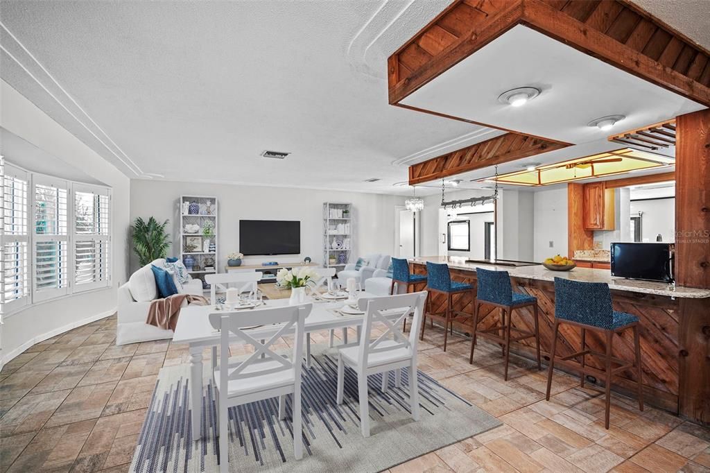 En Venta: $749,900 (4 camas, 2 baños, 2198 Pies cuadrados)