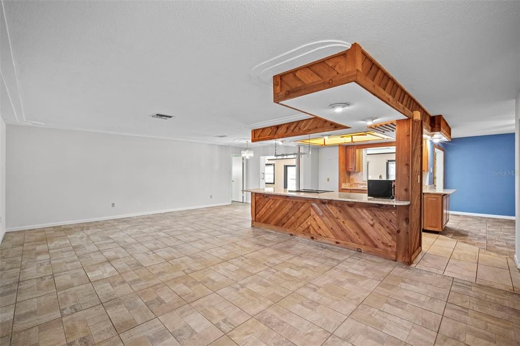 En Venta: $749,900 (4 camas, 2 baños, 2198 Pies cuadrados)