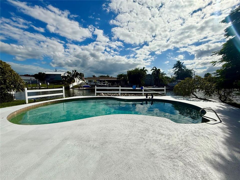 En Venta: $749,900 (4 camas, 2 baños, 2198 Pies cuadrados)