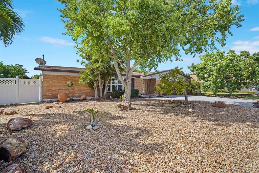 En Venta: $749,900 (4 camas, 2 baños, 2198 Pies cuadrados)