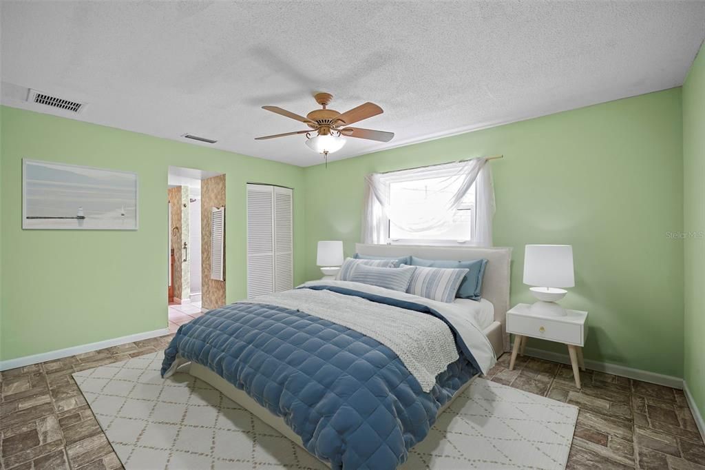 En Venta: $749,900 (4 camas, 2 baños, 2198 Pies cuadrados)