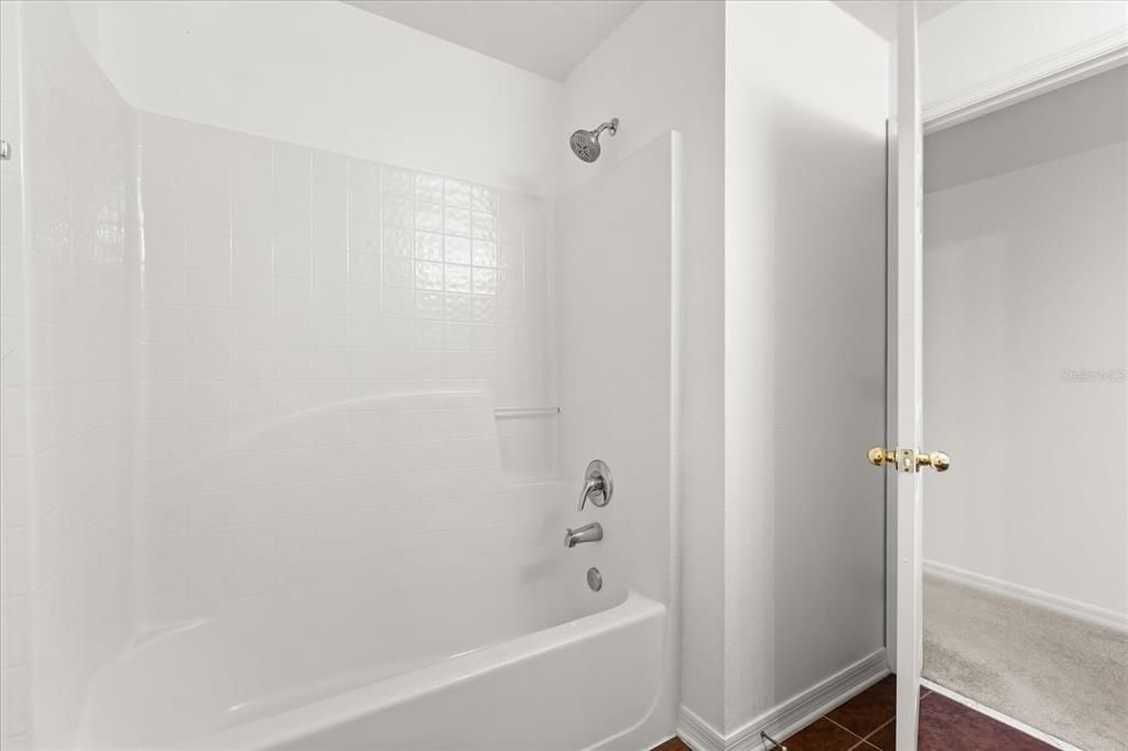 For Sale: $354,900 (3 beds, 2 baths, 2700 Square Feet)