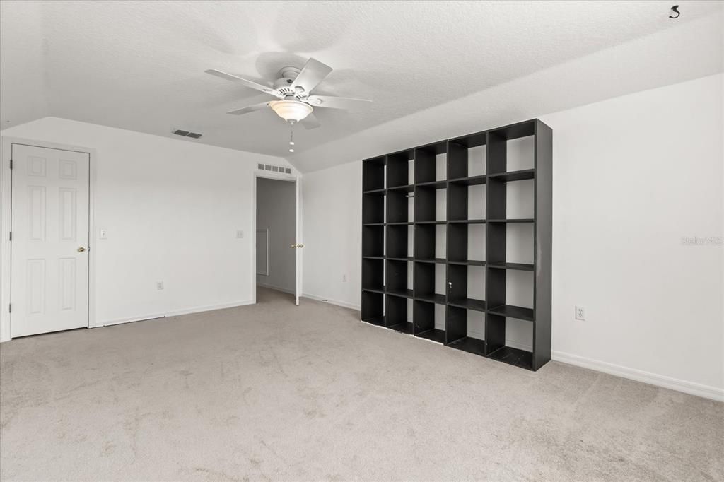 For Sale: $354,900 (3 beds, 2 baths, 2700 Square Feet)