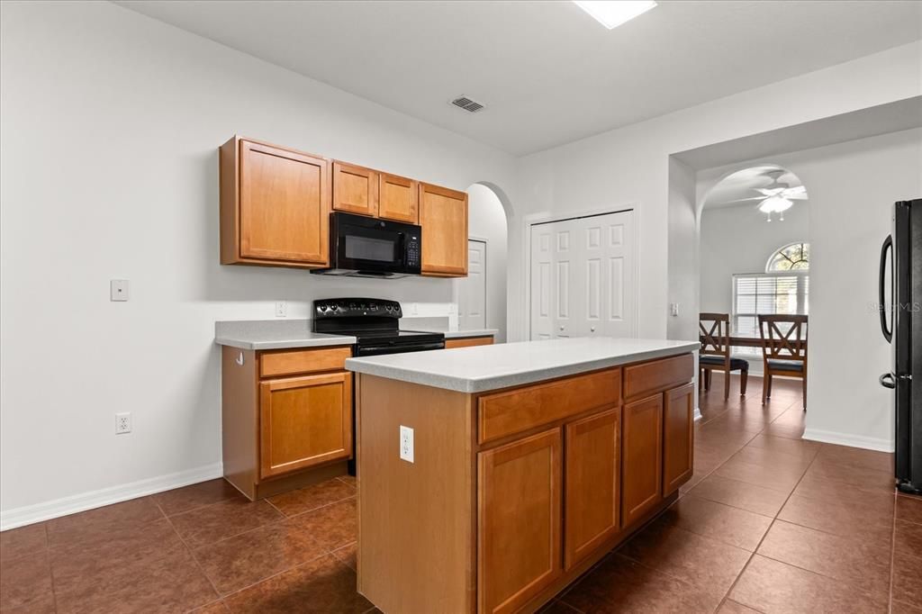 For Sale: $354,900 (3 beds, 2 baths, 2700 Square Feet)